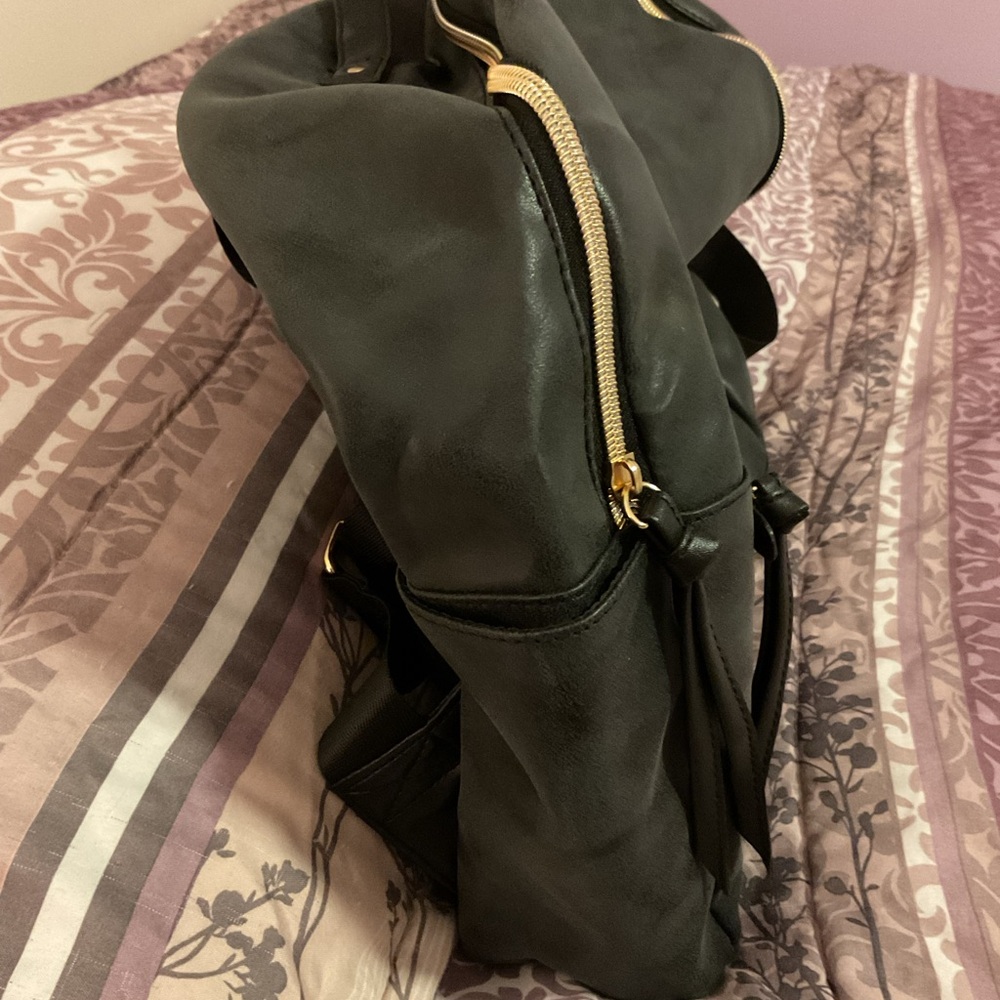 Backpack - Picture 4 of 4